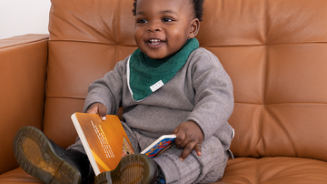 3 quick reasons reading to newborns is so important