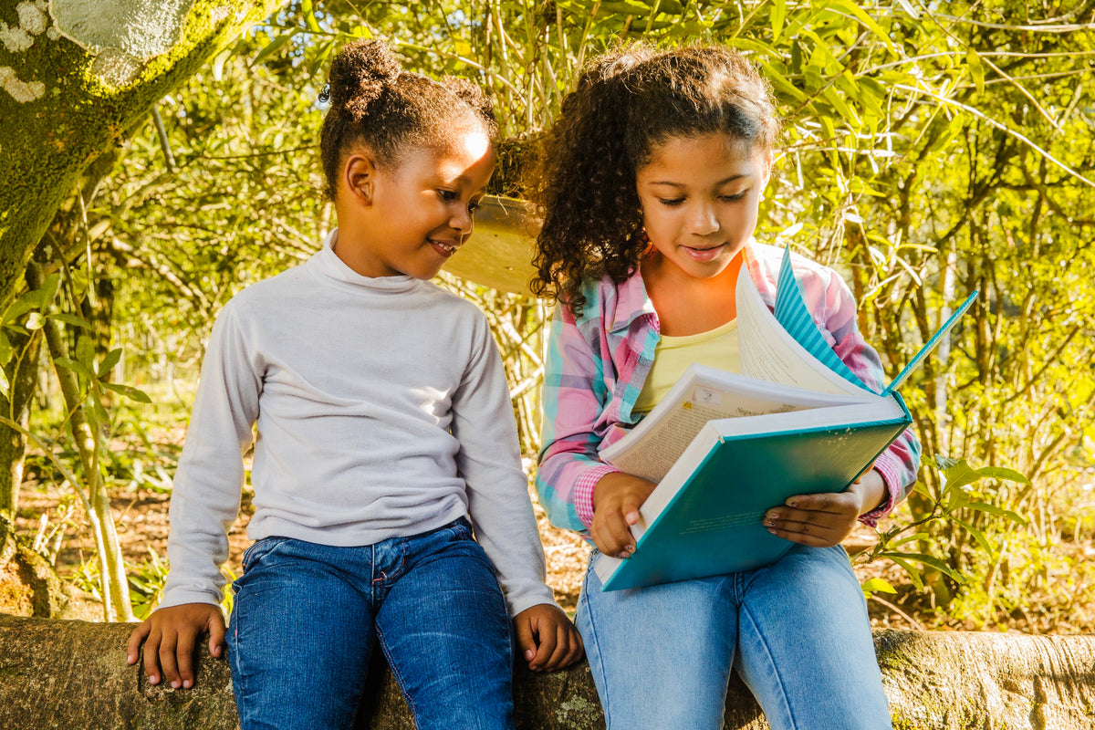 Does Reading Help How does reading help develop a child's language and communication ski